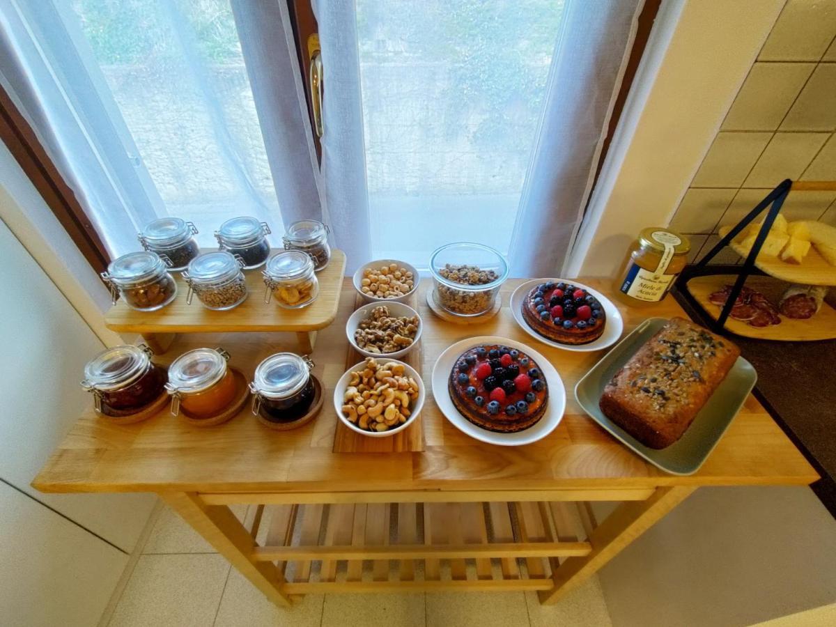 Maeva Guesthouse Пуеняго Екстериор снимка
