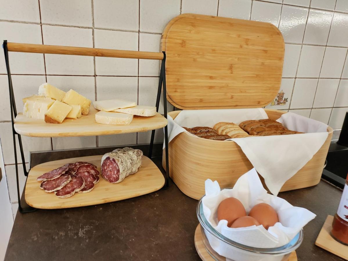 Maeva Guesthouse Пуеняго Екстериор снимка