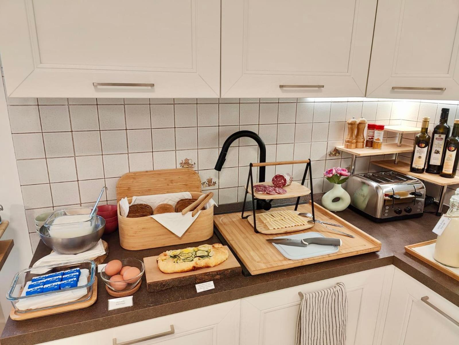 Maeva Guesthouse Пуеняго Екстериор снимка