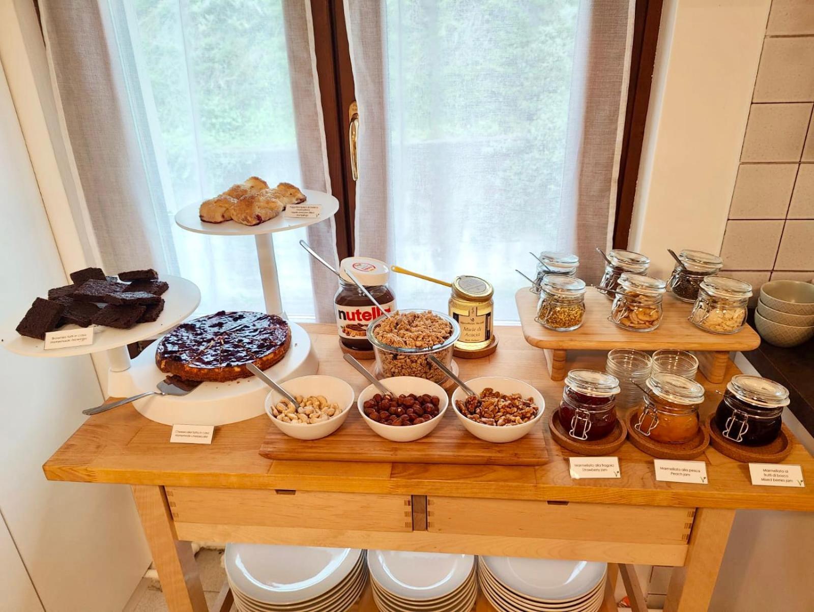 Maeva Guesthouse Пуеняго Екстериор снимка